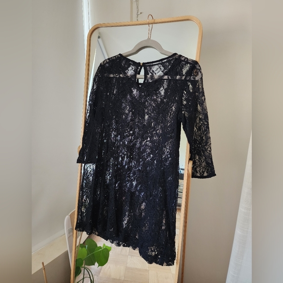 Black Lace Quarter Sleeve Dress - Picture 3 of 3